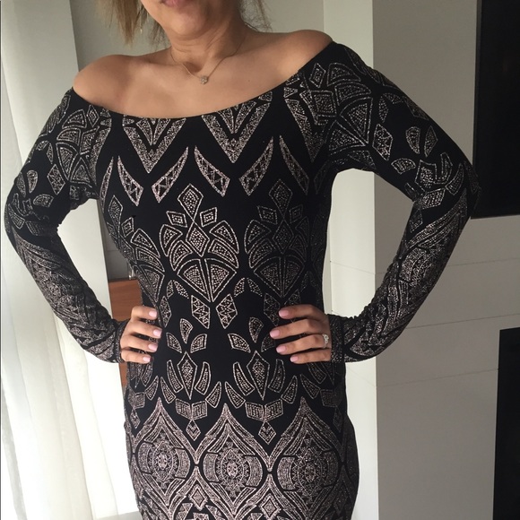 🌟 sparkly half shoulder black and gold dress 🌟 - Picture 3 of 5